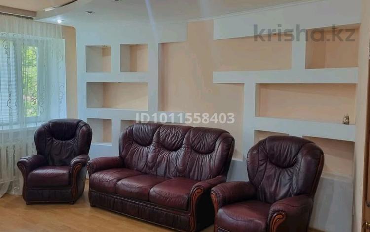 2-бөлмелі пәтер · 89 м² · 4/5 қабат, Момышулы 11, бағасы: 200 000 ₸ в Семее — фото 2
