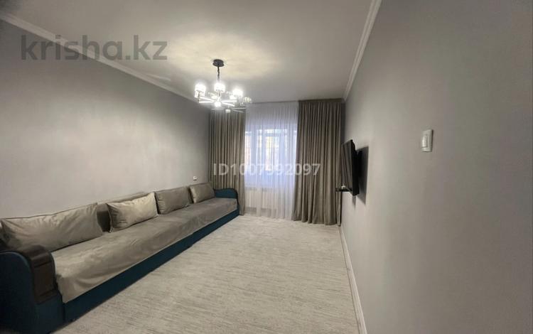 2-бөлмелі пәтер · 55 м² · 2/5 қабат, мкр Аса 4, бағасы: 18.7 млн ₸ в Таразе — фото 2