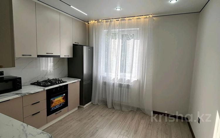 1-комнатная квартира · 45 м² · 2/9 этаж, мкр Жетысу-3 за 38 млн ₸ в Алматы, Ауэзовский р-н — фото 2