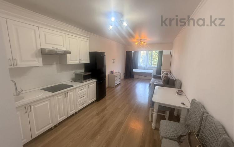 1-бөлмелі пәтер · 45 м² · 4/12 қабат, Тулебаева 49/1, бағасы: 300 000 ₸ в Алматы, Медеуский р-н — фото 2