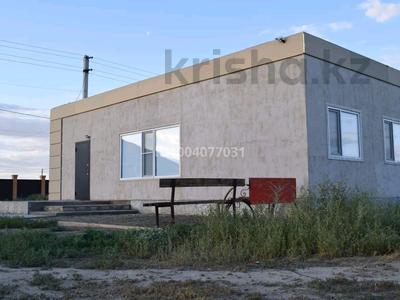 Жеке үй · 2 бөлме · 72 м² · 8 жүзд., мкр Аксай-2, 23 60 — Магазин Өзіміз жақта, бағасы: 15 млн ₸ в Атырау