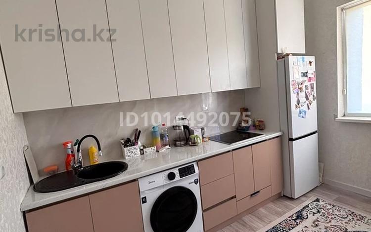 1-бөлмелі пәтер · 38 м² · 1/12 қабат, 33-ш/а. 21, бағасы: 13 млн ₸ в Актау, 33-й мкр — фото 2