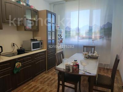 2-комнатная квартира · 60 м² · 8/11 этаж, мкр Юго-Восток, улица Сарыарка 19 — Возле старой корзины, за флагштоком за 22 млн 〒 в Караганде, Казыбек би р-н