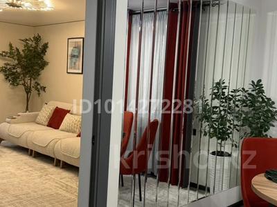 2-комнатная квартира · 52 м² · 2/5 этаж, Тулебаева 20 — Квартира в центре города возле Департамента полиции за 20 000 ₸ в 