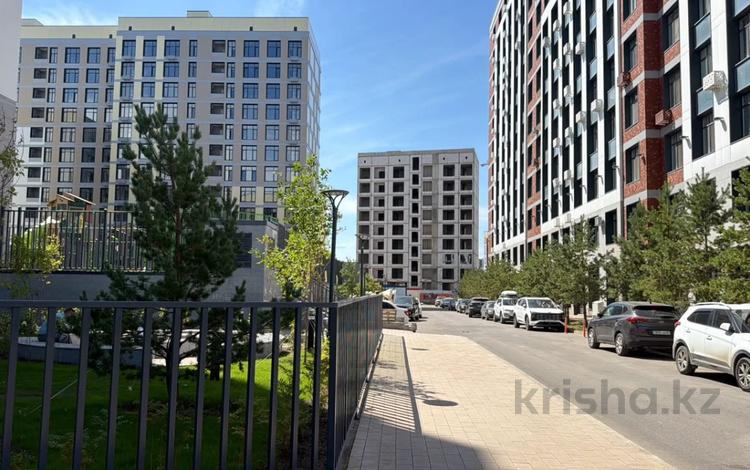 2-комнатная квартира · 70.02 м² · 2/12 этаж, по ул. Ханов Керея и Жанибека, напротив Президентского парка 48 — БЕЗ КОМИССИИ за ~ 49.8 млн ₸ в Астане, Есильский р-н — фото 13
