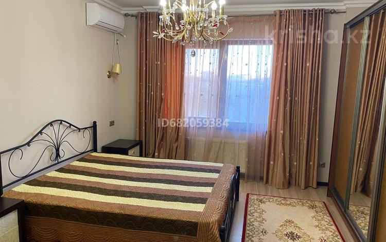 3-комнатная квартира · 90 м² · 3/9 этаж, Шарипова 26А за 48 млн 〒 в Атырау, мкр Жилгородок — фото 2