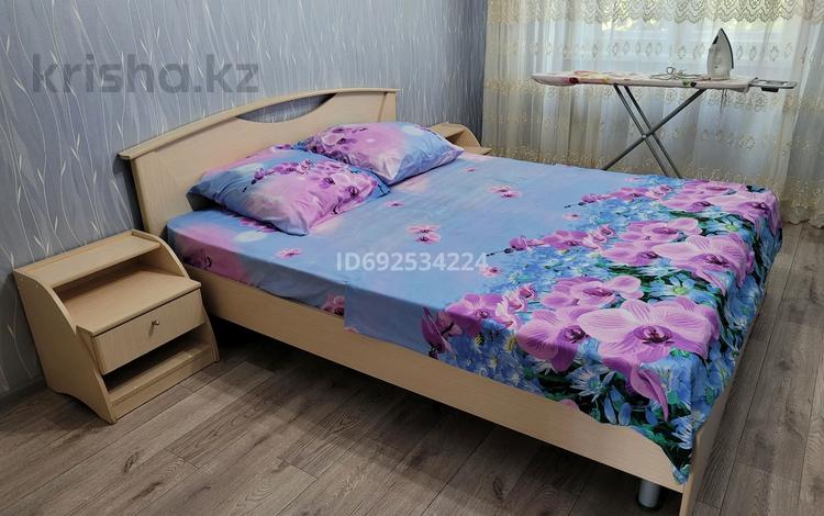 3-бөлмелі пәтер, 50 м², 3/5 қабат тәулігіне, Гоголя 52, бағасы: 17 000 〒 в Караганде — фото 2