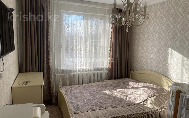 2-комнатная квартира · 49 м² · 2/9 этаж, карбышева 40 — кафе "Люмян",средняя школа 15 за 24.5 млн ₸ в Усть-Каменогорске — фото 2