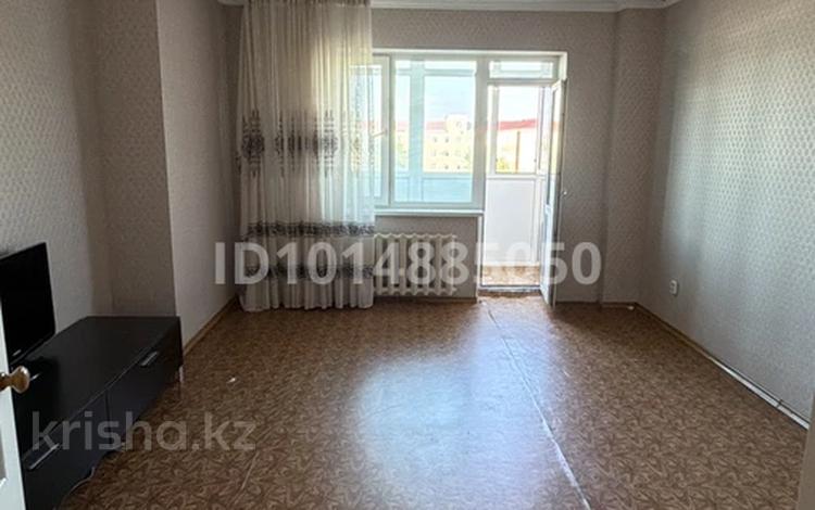 2-бөлмелі пәтер · 60 м² · 4/10 қабат, Юго-Восток ш/а., Мкр Юго-Восток шахтеров 74 — Шахтеров 74, бағасы: 25 млн ₸ в Караганде, Казыбек би р-н — фото 2