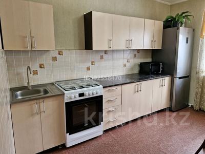 3-комнатная квартира, 60.1 м², 1/3 этаж, Пришахтинск 96 за 15 млн 〒 в Караганде, Алихана Бокейханова р-н