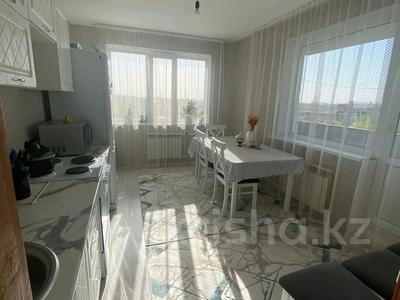 2-комнатная квартира, 72 м², 3/5 этаж, Донентаево 11 за 13.5 млн 〒 в Аксу
