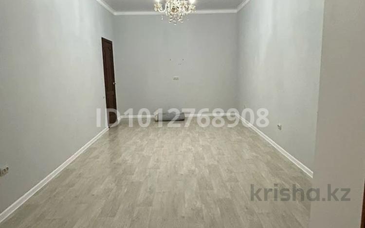 1-бөлмелі пәтер · 50 м² · 1/5 қабат, мкр. Алтын орда, Тауелсиздик 5/3 — напротив Парк Здоровья, бағасы: 20.5 млн ₸ в Актобе — фото 2