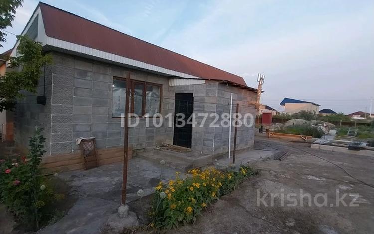 Жеке үй · 3 бөлме · 60 м² · 9 жүзд., Бәйтерек 25 көше, 7- участок — Магазин Толғанай, бағасы: 11 млн ₸ в  — фото 2