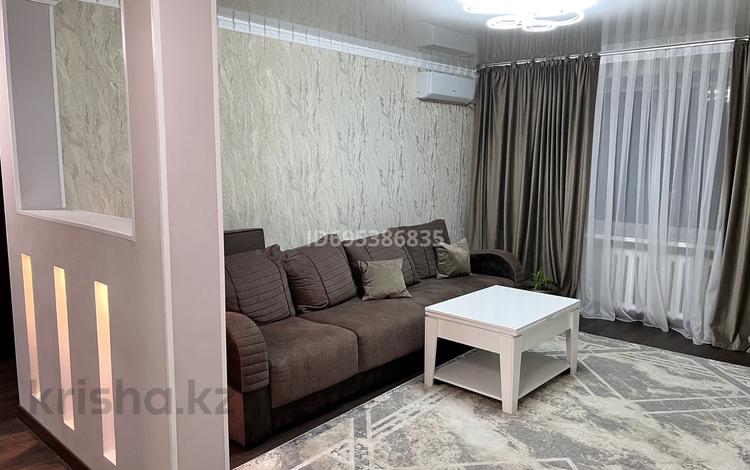 2-комнатная квартира · 63 м² · 6/10 этаж, Славского — Ауэзова за 15 000 ₸ в Усть-Каменогорске, Ульбинский — фото 2