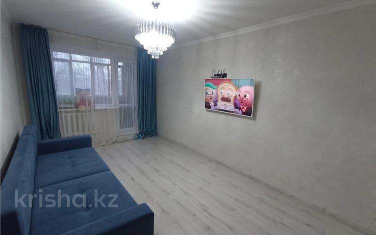3-комнатная квартира · 63 м² · 4/5 этаж, мкр Юго-Восток, Республики — Парк Победы за 24 млн ₸ в Караганде, Казыбек би р-н — фото 5