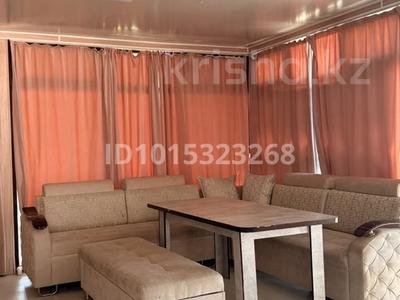 Жеке үй · 10 бөлме · 200 м² · 1000 жүзд., Казыбек би 22 — Кент. Коктерек, бағасы: 63 млн ₸ в Сарыагаш