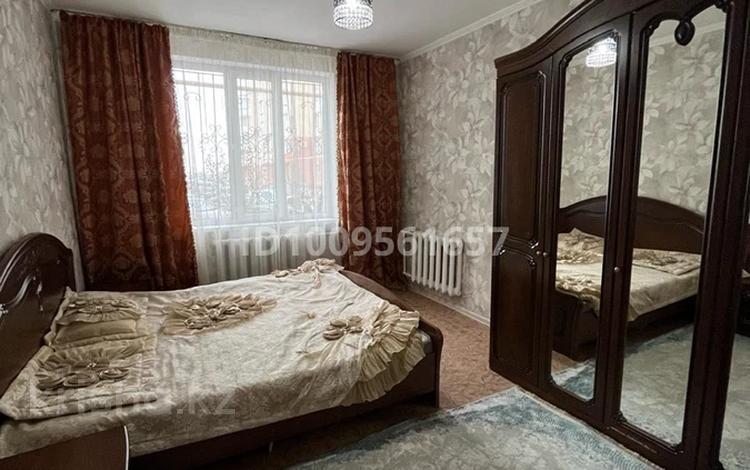 2-бөлмелі пәтер · 65 м² · 1/7 қабат, Көктем 18, бағасы: 180 000 〒 в Талдыкоргане, мкр Коктем — фото 3