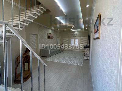 Отдельный дом · 7 комнат · 280 м² · 7 сот., Карымсакова 10а — Азаттык за 51 млн 〒 в Атырау, мкр Жилгородок