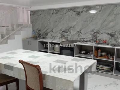 Отдельный дом · 9 комнат · 250 м², мкр Кунгей 46 за 1 млн 〒 в Караганде, Казыбек би р-н