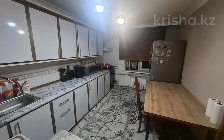 2-бөлмелі пәтер · 65 м² · 2/4 қабат, №1 ш/а. 68а — Жубанова, бағасы: 32.5 млн ₸ в Алматы, Ауэзовский р-н — фото 3