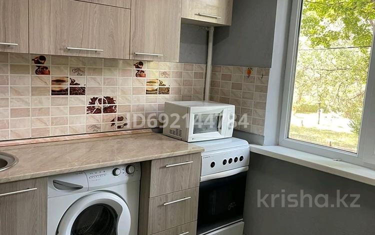 2-комнатная квартира, 45 м², 2/4 этаж, мкр №9 10 — шк.5 за 28 млн 〒 в Алматы, Ауэзовский р-н — фото 2