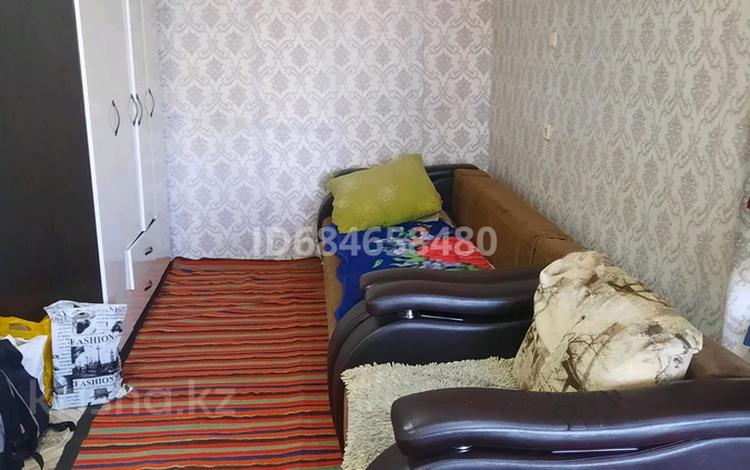 1-комнатная квартира, 42 м², 2 этаж, Уалиханова 20 за 8 млн 〒 в Макинске — фото 2
