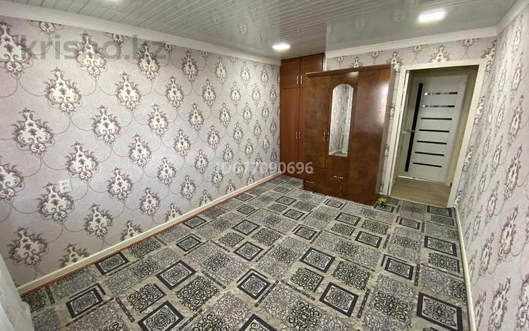 2-комнатная квартира, 52 м², 5/5 этаж, 1-мкр 10а за 14 млн 〒 в Туркестане — фото 2