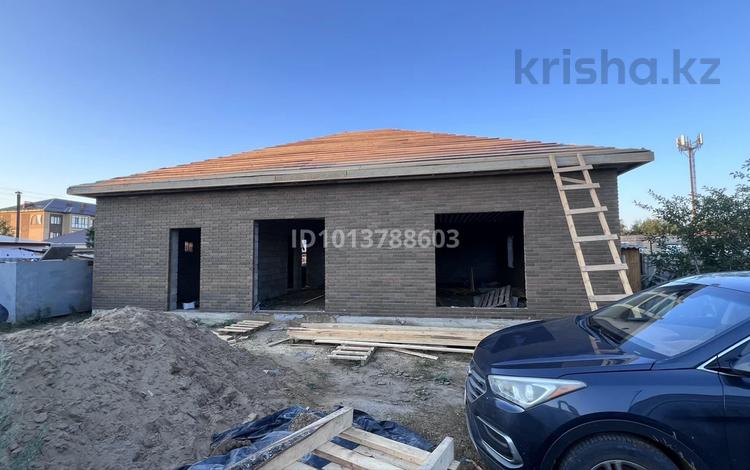 Отдельный дом · 4 комнаты · 140 м² · 5 сот., мкр Старый Аэропорт за 48 млн ₸ в Уральске — фото 2