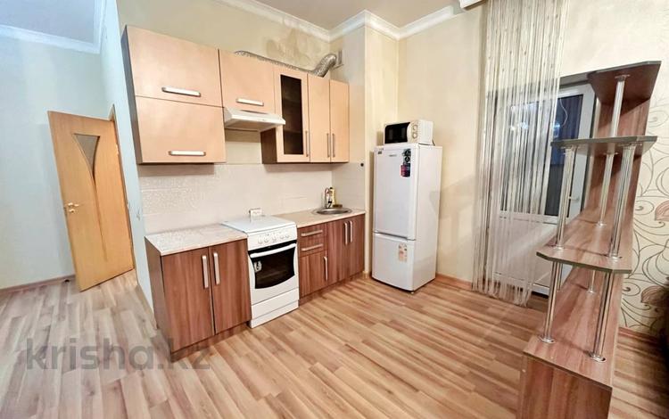 1-комнатная квартира, 38 м², 6/22 этаж, Нажимеденова 10/2