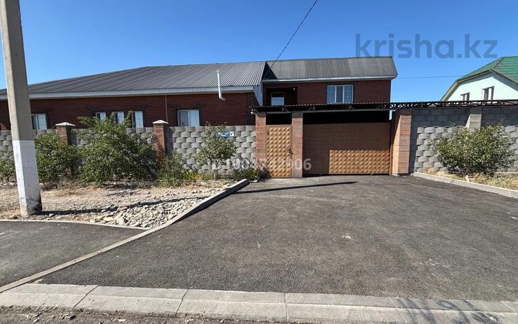 Отдельный дом · 6 комнат · 230 м² · 5 сот., 9-й микрорайон, Білім 4а — Сзади Магазина Восток за 47 млн 〒 в Талдыкоргане — фото 2