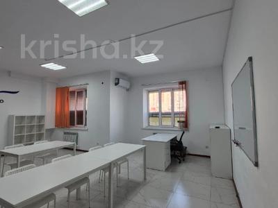 Свободное назначение, офисы, магазины и бутики, салоны красоты, фитнес и спорт, медцентры и аптеки, образование, развлечения, конференц-залы, кабинеты и рабочие места, студии · 200 м² за 1 млн 〒 в Актобе, мкр. Алтын орда