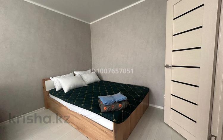 1-комнатная квартира · 40 м² · 5/9 этаж, Ауэзова 59 — Центр - Алея героев - Дом культуры - остановка БТИ за 10 000 ₸ в Щучинске — фото 2