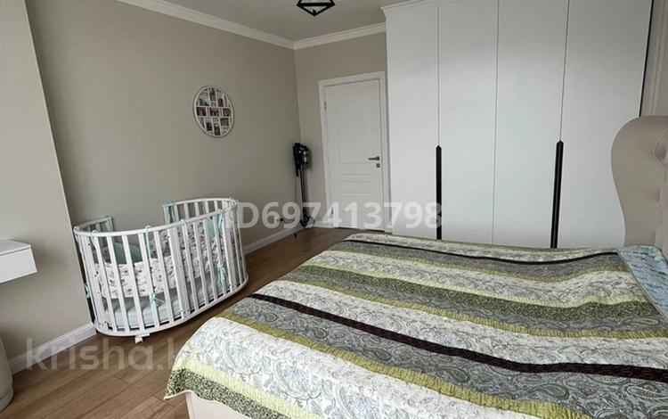 3-бөлмелі пәтер, 90 м², 8/8 қабат, КасымКайсенова 8 — Фариза Онгарсынова, бағасы: 56 млн 〒 в Астане, Есильский р-н — фото 2