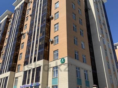 2-бөлмелі пәтер · 61 м² · 9/10 қабат, Строителей 33/4, бағасы: 34 млн ₸ в Караганде, Казыбек би р-н