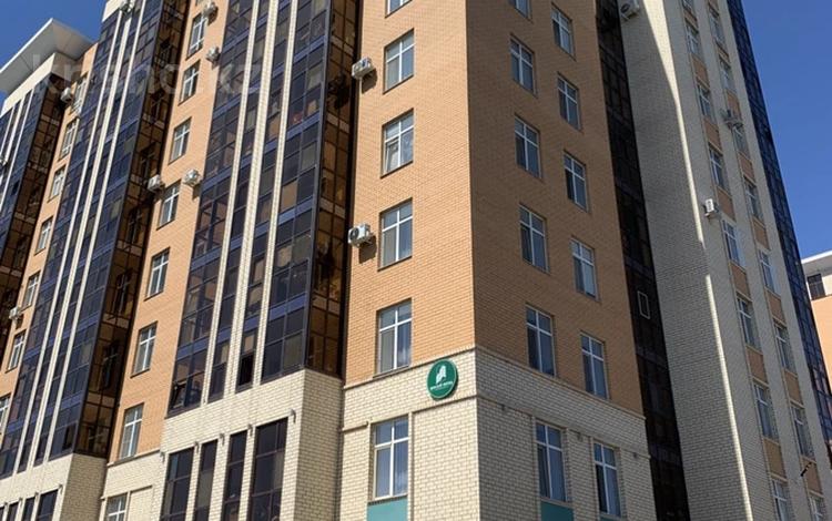 2-бөлмелі пәтер · 61 м² · 9/10 қабат, Строителей 33/4, бағасы: 34 млн ₸ в Караганде, Казыбек би р-н — фото 2