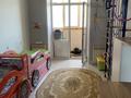 2-бөлмелі пәтер · 61 м² · 9/10 қабат, Строителей 33/4, бағасы: 34 млн ₸ в Караганде, Казыбек би р-н — фото 7