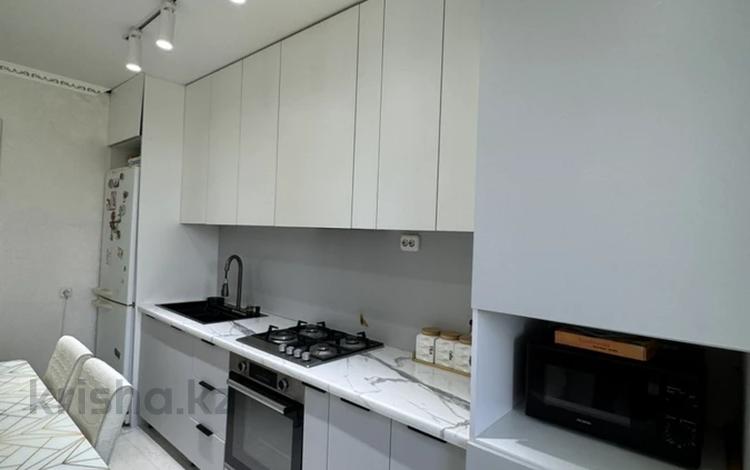 4-бөлмелі пәтер · 76.7 м² · 5/5 қабат, 4 ш/а 30, бағасы: 24.5 млн ₸ в Уральске, мкр 4 — фото 2