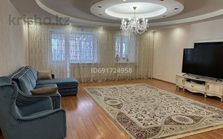 4-комнатная квартира, 140 м², 4/5 этаж, Лермонтова 4 за 53.7 млн 〒 в Павлодаре — фото 2