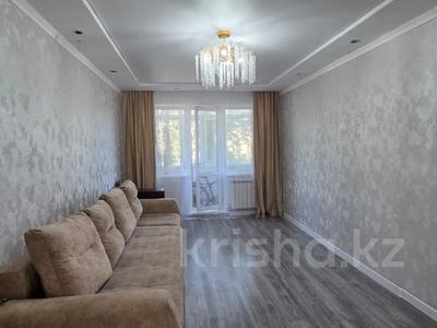 2-комнатная квартира · 44 м² · 2/5 этаж, пр. Металлургов за 10.5 млн ₸ в Темиртау