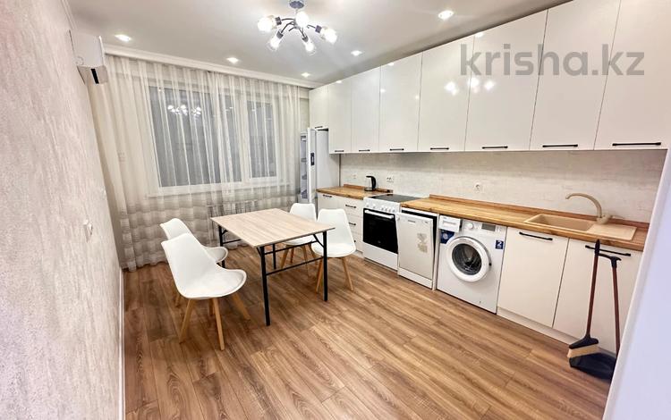 2-комнатная квартира, 64 м², 8/10 этаж помесячно, Толе би 285 — Утеген батыра