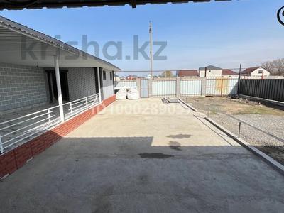 Продажа домов и дачи в Алматинской обл.: Отдельный дом · 6 комнат · 140 м² · 7 сот., Сыпатаева 80 за 40 млн 〒 Отдельный дом · 6 комнат · 140 м² · 7 сот., Сыпатаева 80 за 40 млн 〒 в Казцик
