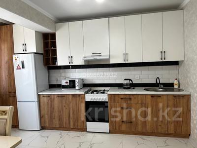 2-бөлмелі пәтер, 85 м², 2/10 қабат тәулік бойы, мкр Шугыла, Калкаман-2 8/3 — Ашимова/Жуманиязова, бағасы: 15 000 〒 в Алматы, Наурызбайский р-н