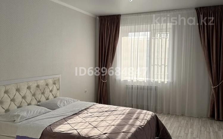 2-бөлмелі пәтер · 80 м² · 3/9 қабат, 8-ші шағым аудан 22, бағасы: 23 000 ₸ в Костанае, 8-й микрорайон — фото 2