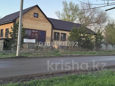 Свободное назначение, офисы, магазины и бутики, общепит, салоны красоты, бани, гостиницы и зоны отдыха, медцентры и аптеки, образование, развлечения · 700 м² за 175 млн ₸ в Темиртау