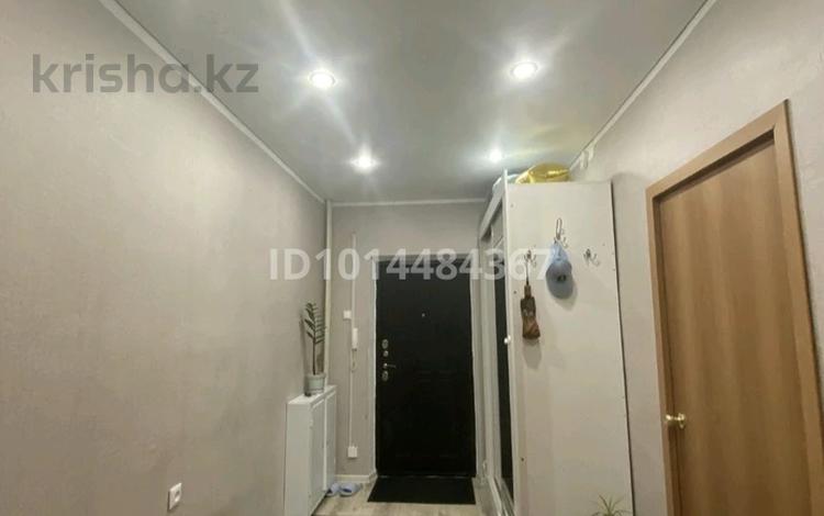 2-бөлмелі пәтер · 60 м² · 6/9 қабат, Ескі аэропорт ш/а., Самал, бағасы: 26 млн ₸ в Уральске, мкр Старый Аэропорт — фото 2