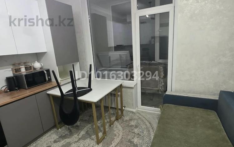 2-бөлмелі пәтер · 63 м² · 2/18 қабат, Асфендиярова 1, бағасы: 350 000 ₸ в Астане, Нура р-н — фото 2