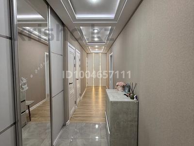 4-комнатная квартира · 100 м² · 5/5 этаж, мкр Новый Город, Ержанова 12 за 45 млн ₸ в Караганде, Казыбек би р-н
