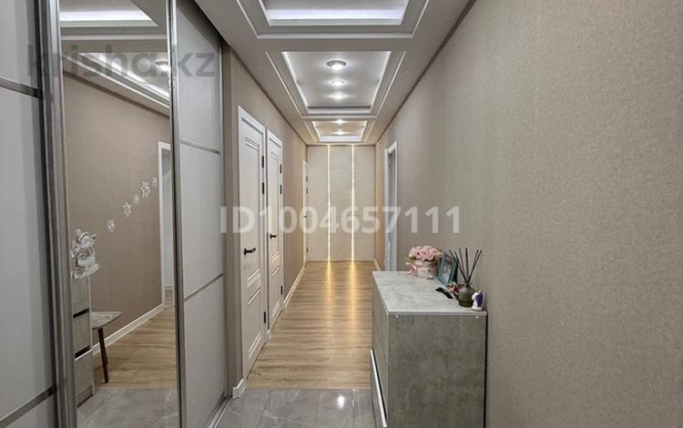 4-комнатная квартира · 100 м² · 5/5 этаж, мкр Новый Город, Ержанова 12 за 45 млн ₸ в Караганде, Казыбек би р-н — фото 2