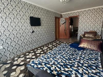 2-бөлмелі пәтер · 49 м² · 1/5 қабат, Строителей 26, бағасы: 8.5 млн ₸ в Аксу