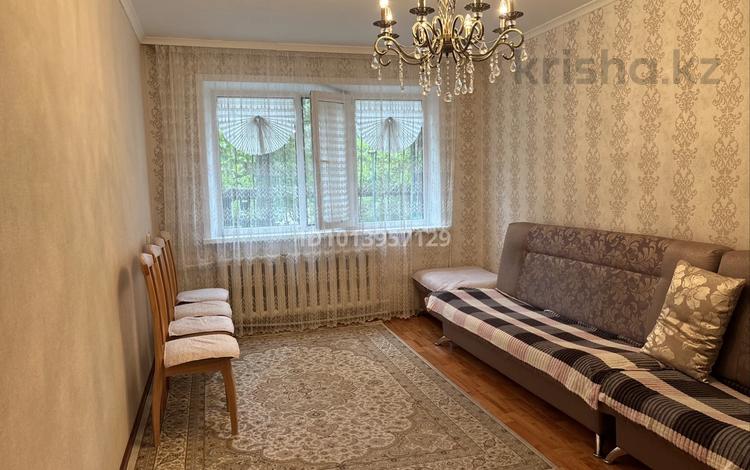 3-комнатная квартира · 62 м² · 1/5 этаж, мкр Юго-Восток, Пр. Республики за 22 млн ₸ в Караганде, Казыбек би р-н — фото 2